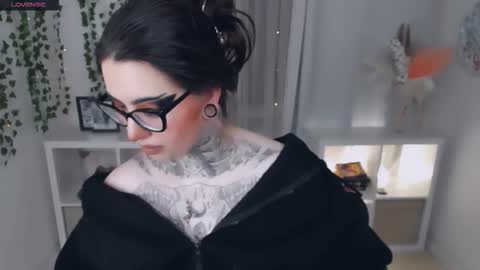 Snapshot of dixipixi_ chatting on February 2026 05:44:01 AM dixipixi_ online show from February 2026 05:44:01 AM