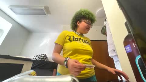 Snapshot of dizzinsweatyy chatting on February 2025 04:15:01 PM dizzinsweatyy online show from February 2025 04:15:01 PM