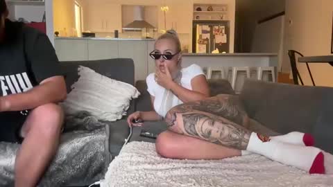 dlcs96 online show from February 2025 03:31:01 PM