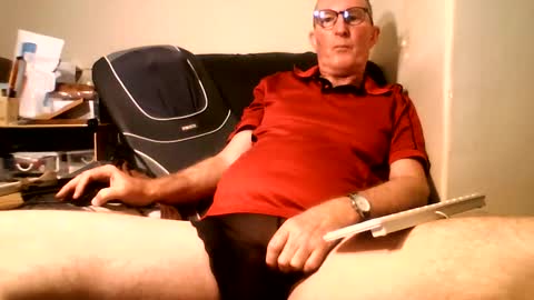 Doggsaur online show from March 2025 03:38:02 PM