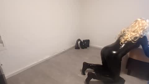 Snapshot of doggy7style chatting on September 2025 04:07:01 PM Carolina online show from September 2025 04:07:01 PM