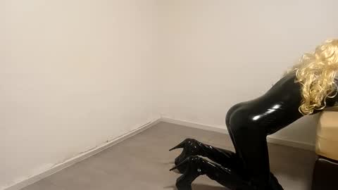 Snapshot of doggy7style chatting on September 2025 09:04:02 PM Carolina online show from September 2025 09:04:02 PM