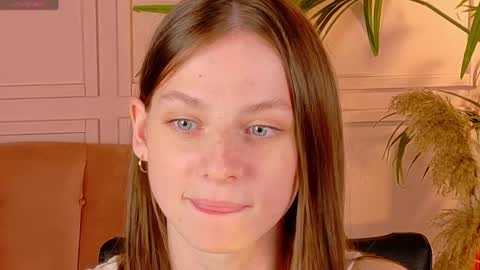 Snapshot of dolce_moments chatting on May 2026 01:39:02 PM Doly online show from May 2026 01:39:02 PM