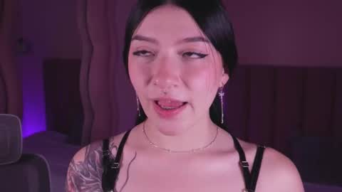 Snapshot of dolcexx chatting on December 2025 08:04:01 PM Dolcexx online show from December 2025 08:04:01 PM