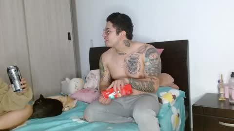 Auro and Santiago online show from February 2025 03:22:01 AM