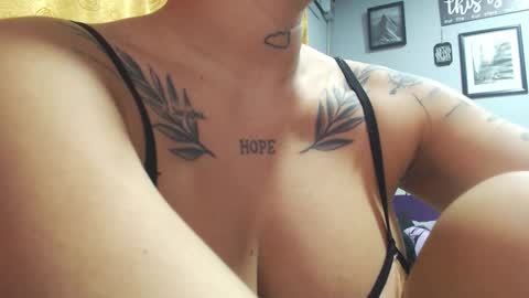 doll_and_thebrown online show from October 2025 12:44:02 AM