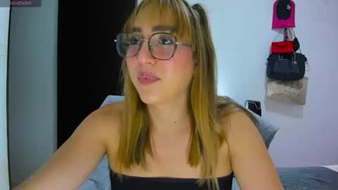 Snapshot of doll_andrea_ chatting on July 2026 12:06:02 AM ANDREA online show from July 2026 12:06:02 AM