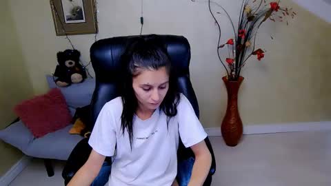 Snapshot of doll_stylish_ chatting on December 2024 07:18:02 PM dol online show from December 2024 07:18:02 PM