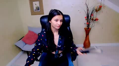 Snapshot of doll_stylish_ chatting on January 2025 07:03:01 AM dol online show from January 2025 07:03:01 AM