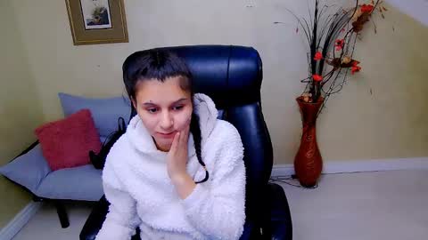 Snapshot of doll_stylish_ chatting on January 2025 08:43:02 AM dol online show from January 2025 08:43:02 AM