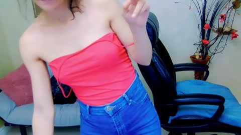 Snapshot of doll_stylish_ chatting on January 2025 05:44:02 PM dol online show from January 2025 05:44:02 PM