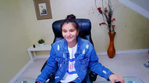 Snapshot of doll_stylish_ chatting on March 2025 01:40:02 PM dol online show from March 2025 01:40:02 PM