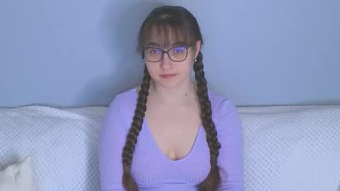 Tessa online show from March 2026 04:35:01 PM