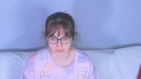 Tessa online show from March 2026 06:11:01 PM