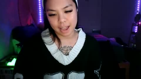 Snapshot of dolllface chatting on January 2025 06:24:01 AM DOLLLFACE online show from January 2025 06:24:01 AM