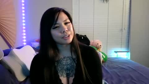 Snapshot of dolllface chatting on February 2025 10:15:02 AM DOLLLFACE online show from February 2025 10:15:02 AM