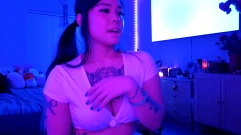 Snapshot of dolllface chatting on February 2025 04:55:01 AM DOLLLFACE online show from February 2025 04:55:01 AM