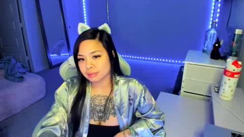 Snapshot of dolllface chatting on September 2025 05:51:01 AM DOLLLFACE online show from September 2025 05:51:01 AM