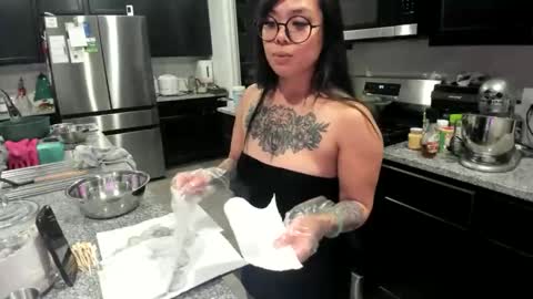 Snapshot of dolllface chatting on November 2025 06:59:01 AM DOLLLFACE online show from November 2025 06:59:01 AM