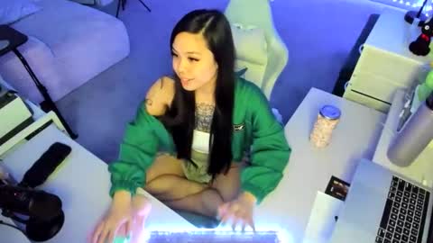 DOLLLFACE online show from February 2026 05:39:01 AM