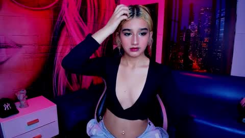 Dolly pocket online show from February 2026 08:59:02 PM