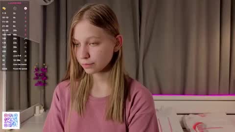 Emilia online show from October 2025 06:08:01 PM