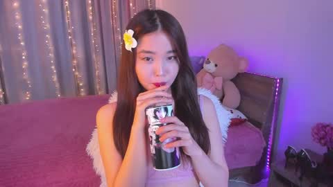Snapshot of dollyiaa chatting on May 2026 01:47:02 AM Dollya online show from May 2026 01:47:02 AM