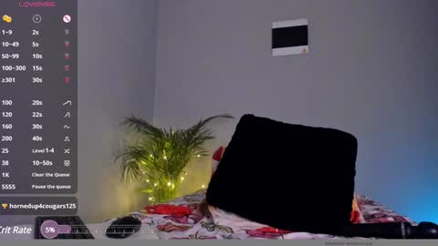 Snapshot of dollywalker chatting on December 2024 10:41:02 PM Dolly online show from December 2024 10:41:02 PM