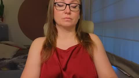 DOM MUMMY online show from April 2026 05:41:02 AM