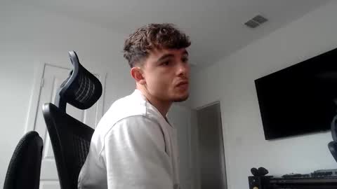 Snapshot of domd3 chatting on October 2025 06:01:01 PM Dom online show from October 2025 06:01:01 PM