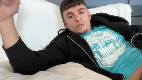 Snapshot of domd3 chatting on December 2025 08:13:01 PM Dom online show from December 2025 08:13:01 PM