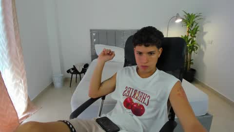 Snapshot of domi_master chatting on February 2025 06:40:01 PM MASTER online show from February 2025 06:40:01 PM