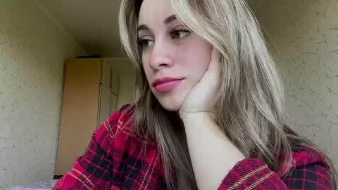 Mia online show from May 2026 07:38:01 AM