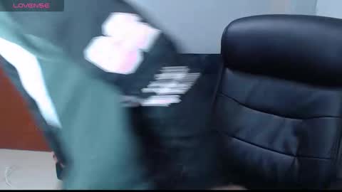 Snapshot of dominic_brand chatting on December 2025 04:17:02 AM Brandon online show from December 2025 04:17:02 AM