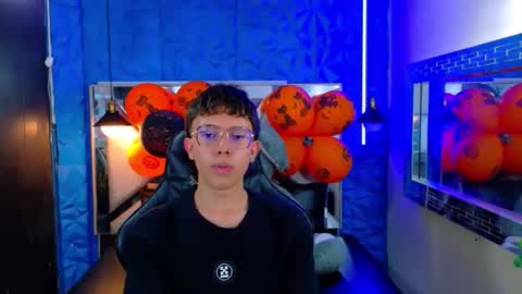 dominic_carminex online show from October 2025 08:18:01 PM