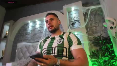 dominic de luca online show from October 2025 02:26:01 AM