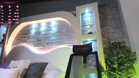 dominic de luca online show from November 2025 03:05:01 AM