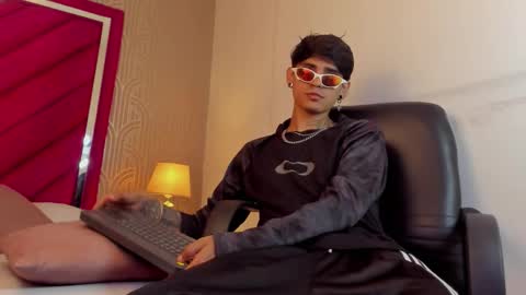 Dominic foox online show from February 2026 03:01:01 PM