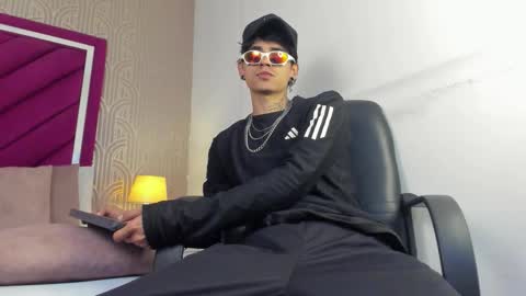 Dominic foox online show from February 2026 01:56:01 PM