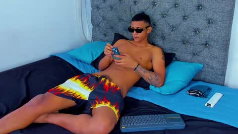 Snapshot of dominic_smith_ chatting on December 2024 05:59:02 AM dominic_smith_ online show from December 2024 05:59:02 AM