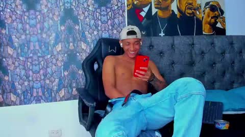 Snapshot of dominic_smith_ chatting on February 2025 04:53:01 AM dominic_smith_ online show from February 2025 04:53:01 AM