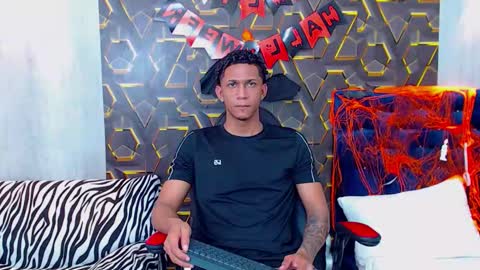 Snapshot of dominic_smith_ chatting on October 2025 06:14:02 PM dominic_smith_ online show from October 2025 06:14:02 PM