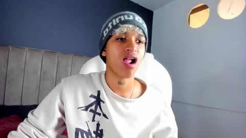 Snapshot of dominick_joness chatting on January 2025 03:55:02 PM Dominick online show from January 2025 03:55:02 PM