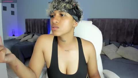 Snapshot of dominick_joness chatting on January 2025 02:04:01 AM Dominick online show from January 2025 02:04:01 AM