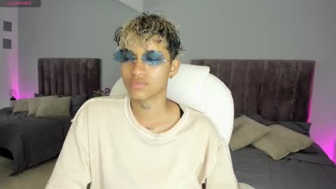 Snapshot of dominick_joness chatting on January 2025 01:33:02 PM Dominick online show from January 2025 01:33:02 PM