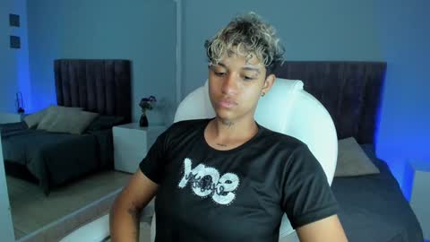 Snapshot of dominick_joness chatting on January 2025 01:25:02 PM Dominick online show from January 2025 01:25:02 PM
