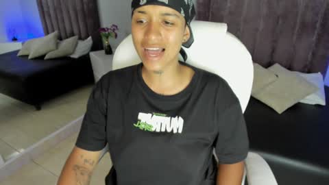 Snapshot of dominick_joness chatting on January 2025 08:35:02 PM Dominick online show from January 2025 08:35:02 PM
