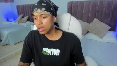 Snapshot of dominick_joness chatting on February 2025 01:20:02 AM Dominick online show from February 2025 01:20:02 AM