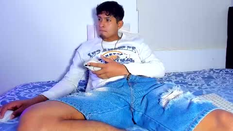  Dominic  online show from December 2025 01:43:01 AM