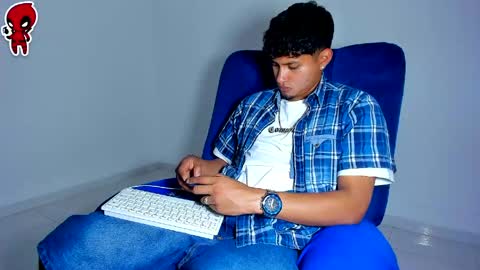 Snapshot of dominick_king chatting on May 2026 04:08:02 AM Dominic online show from May 2026 04:08:02 AM